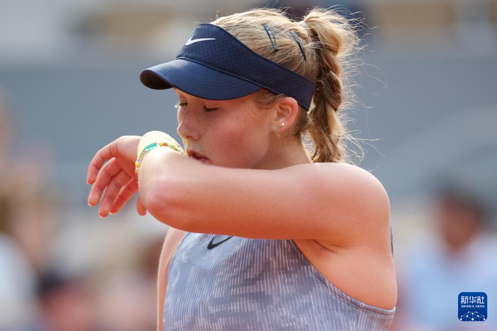 因一记手球 因一记手球